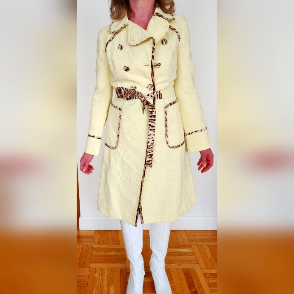 Rebeca Taylor's Beautiful lemon color with an animal print trench coat in size 2